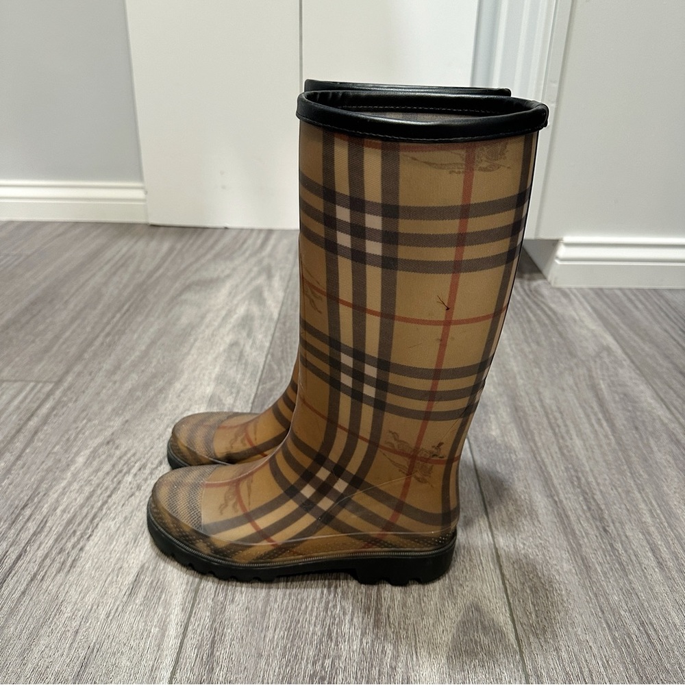 Burberry Check Rainboots - Size 37